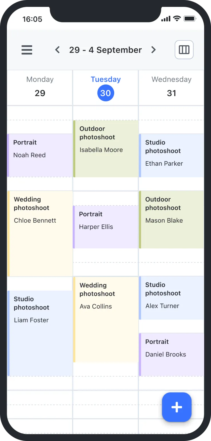 Mobile calendar app showing photo shoot schedules for Sept 29-31, with portraits, studio, outdoor, and wedding shoots.
