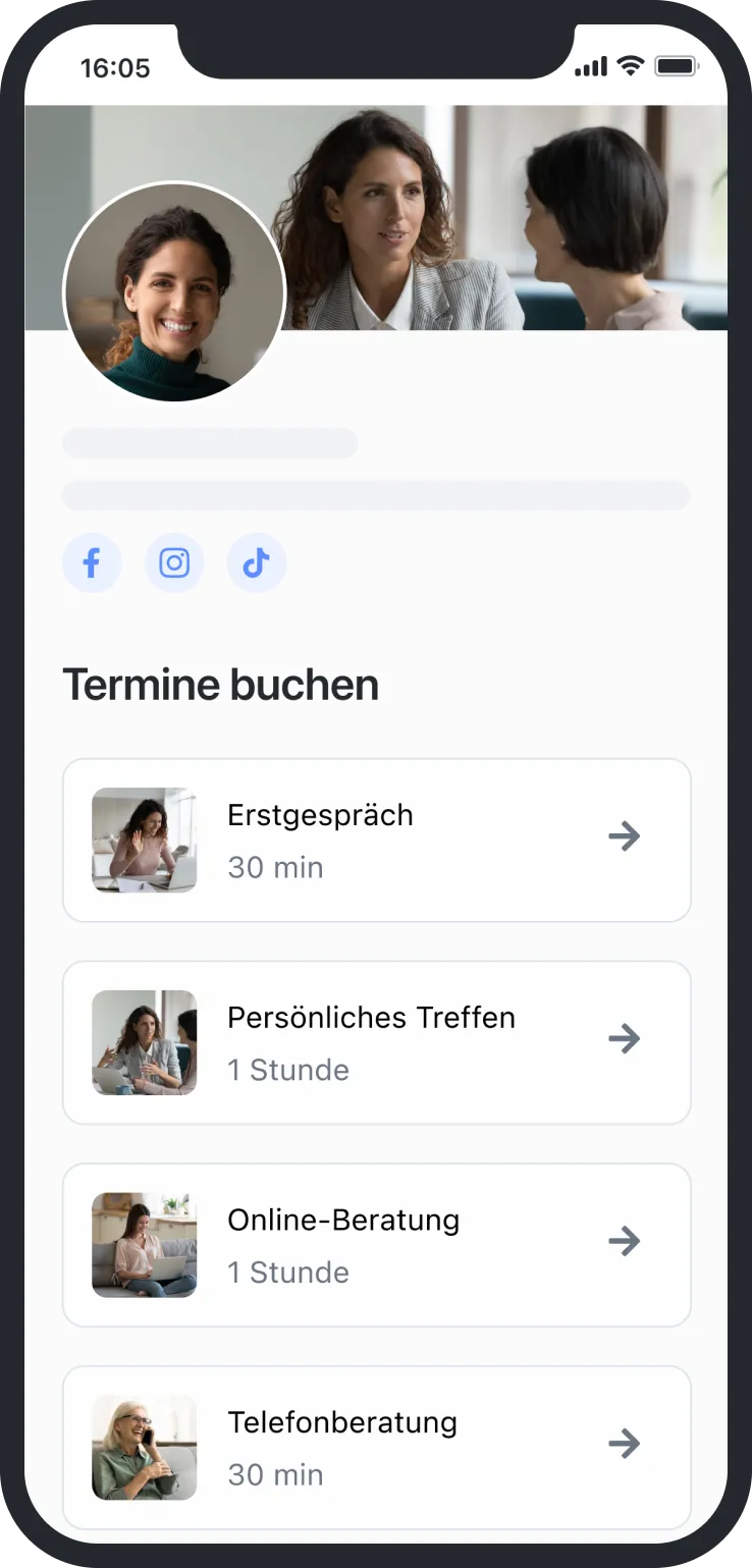 Mobile booking page showing options for initial talk, personal meeting, online consultation, and phone consultation.