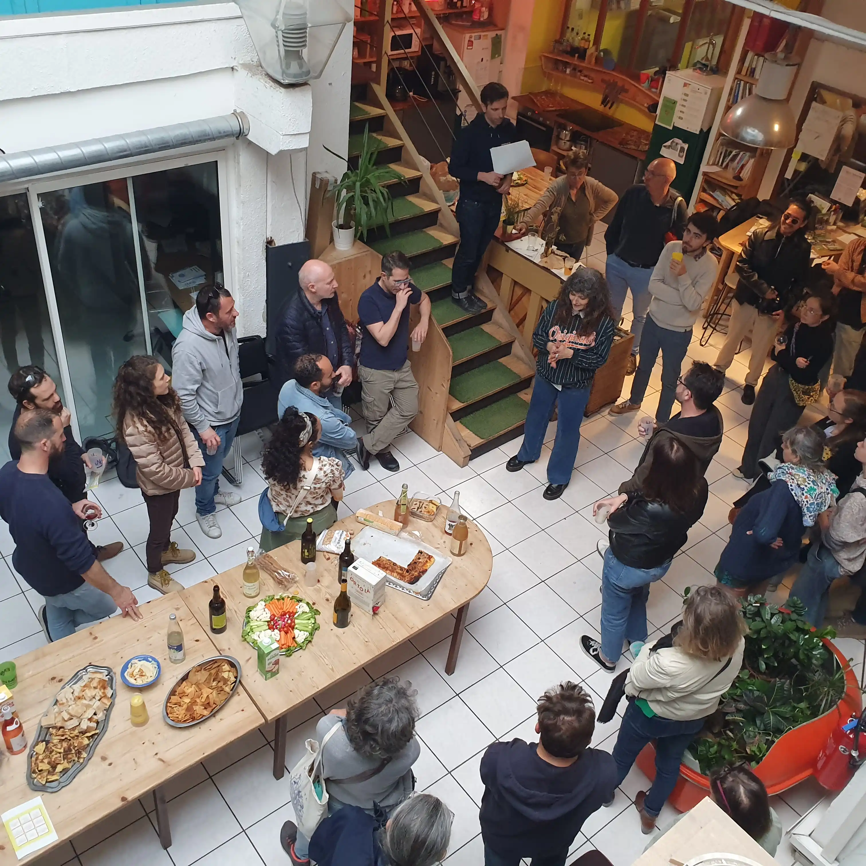 Photo d'une réunion festive