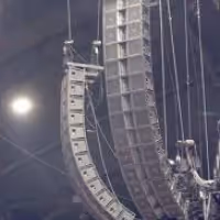Line-Array-Lautsprecher mieten bei Stage-Conzept Showtechnik