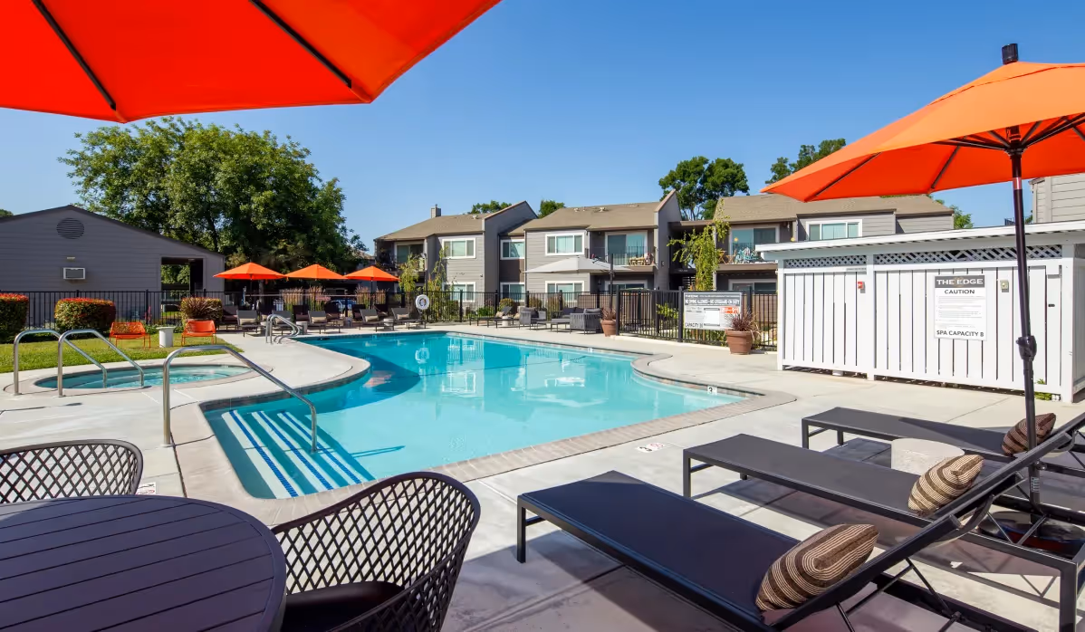 Pool and outdoor area