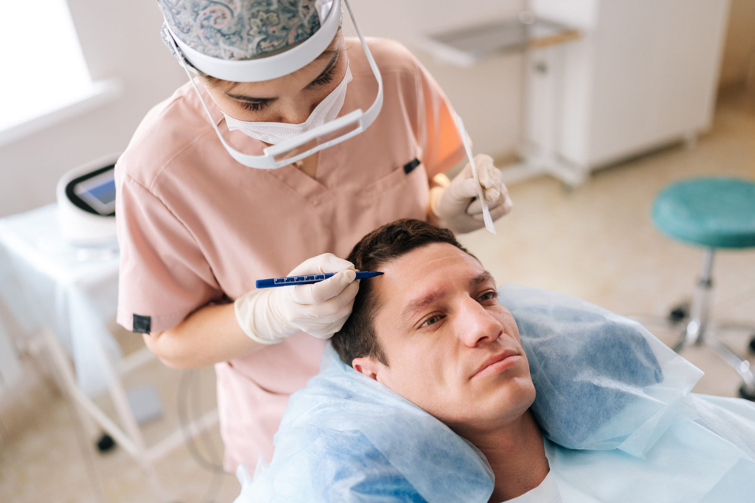 Una preparazione al trapianto di capelli in Turchia