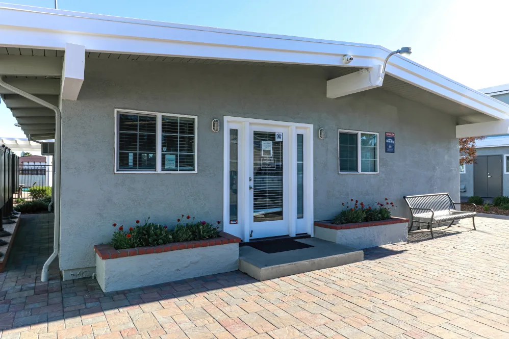 Leasing office