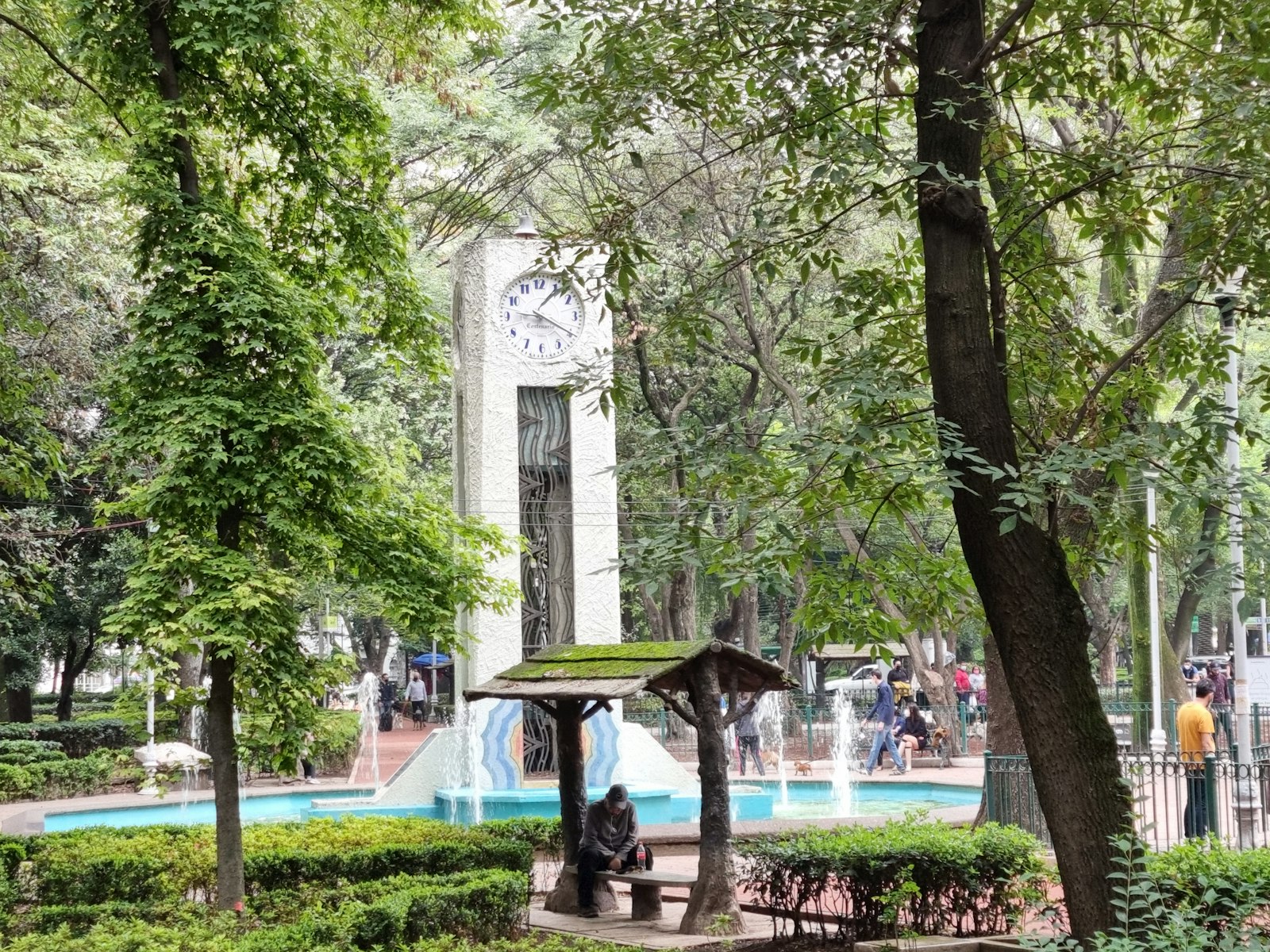 The art-deco clock tower and fountain in Parque México, Condesa, Mexico City. Photo by Primal Felines on Unsplash.