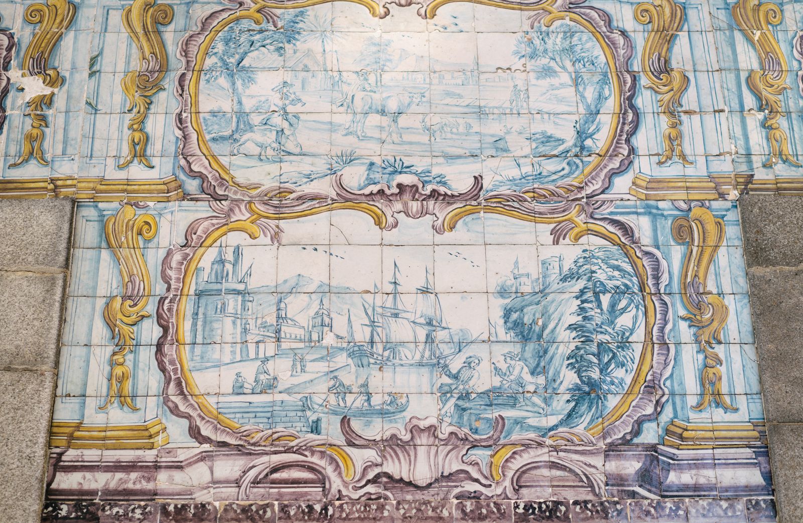 A blue-and-white painted azulejo panel of the narrative kind. Photo by ArtHouse Studio on Pexels.