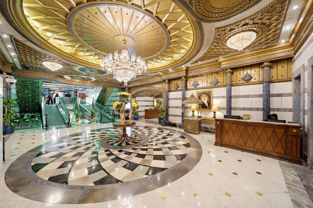 Featured Stays Image