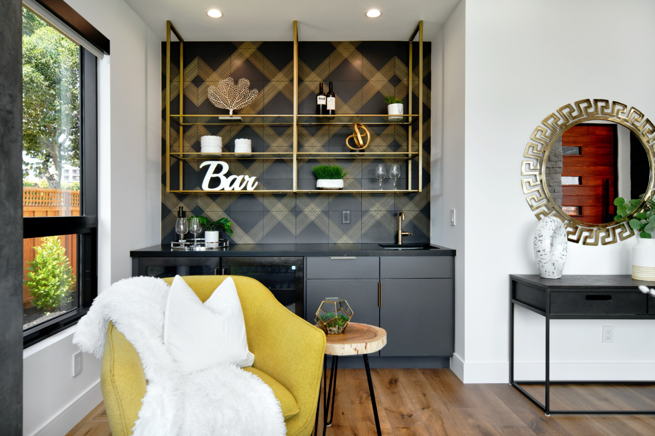 Custom bar