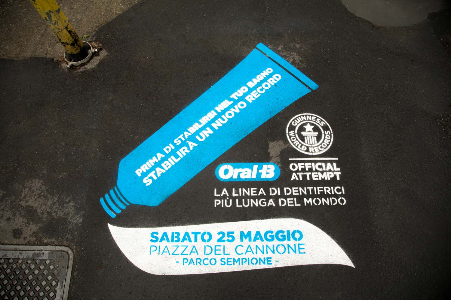 street advertisement oral b