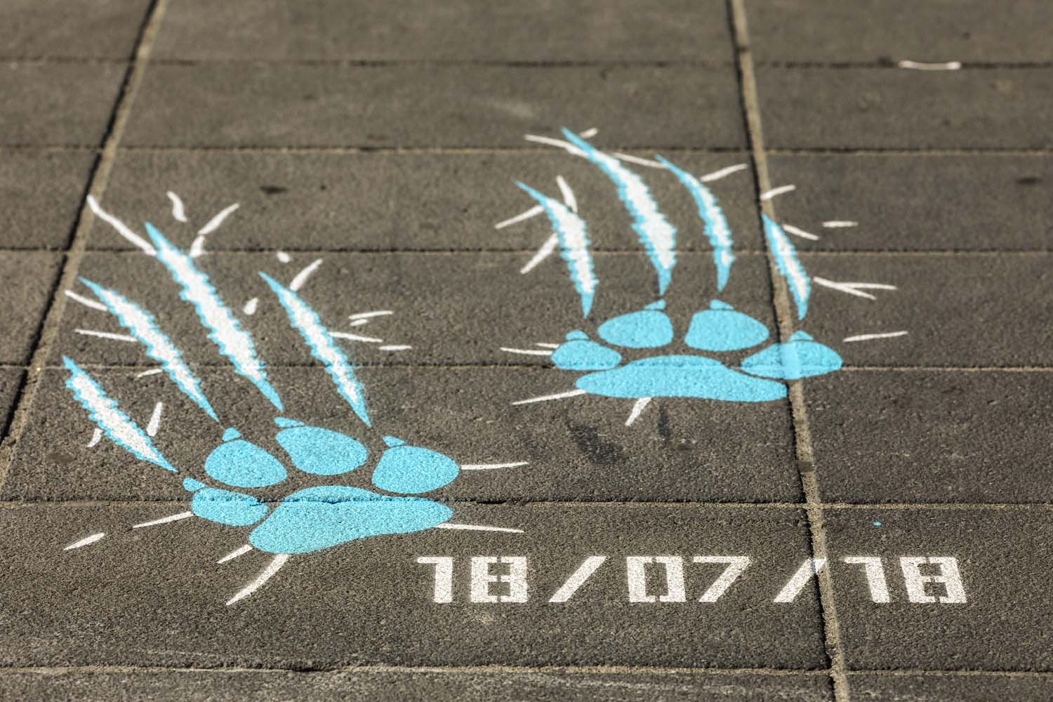 graffiti pubblicitari robe di kappa