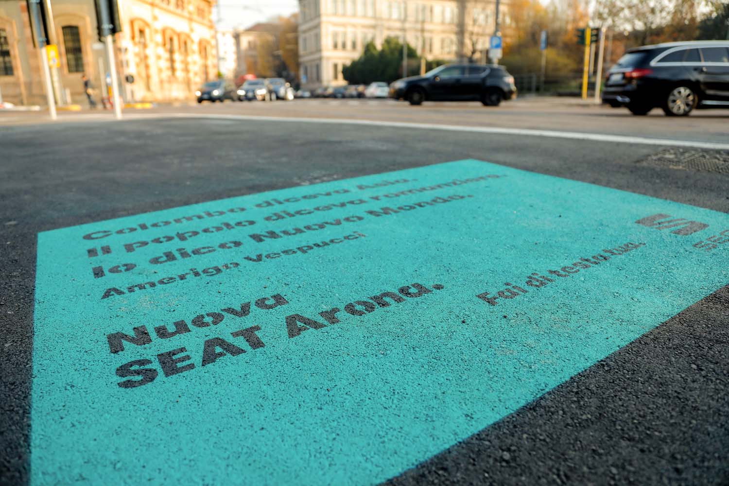 outdoor advertising seat arona