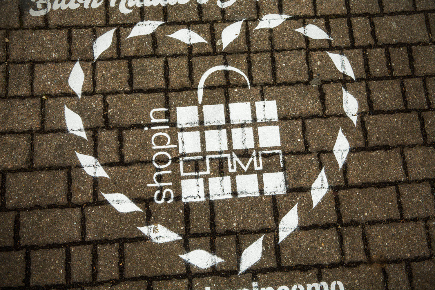 outdoor advertising como