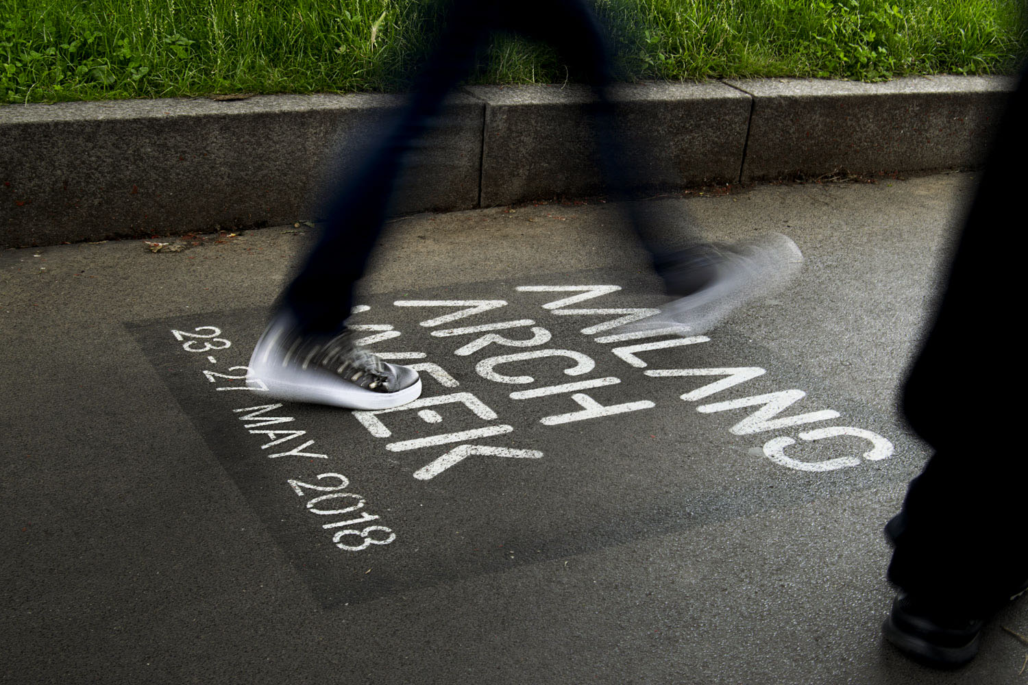 floor advertising milano arch week