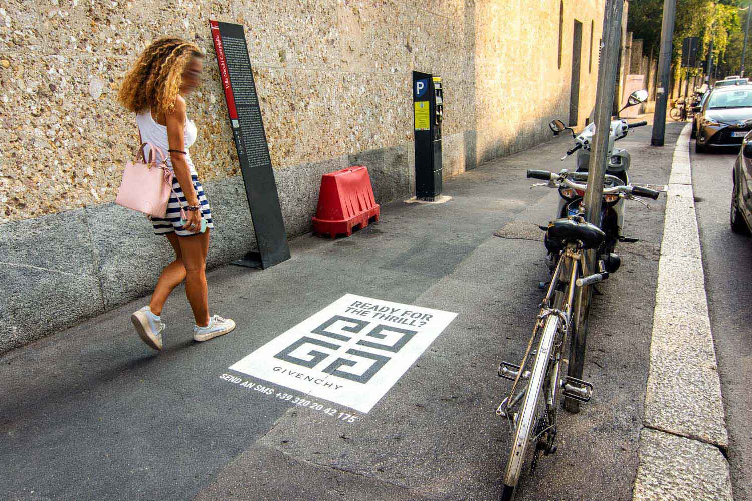 graffiti pubblicitari givenchy interdit