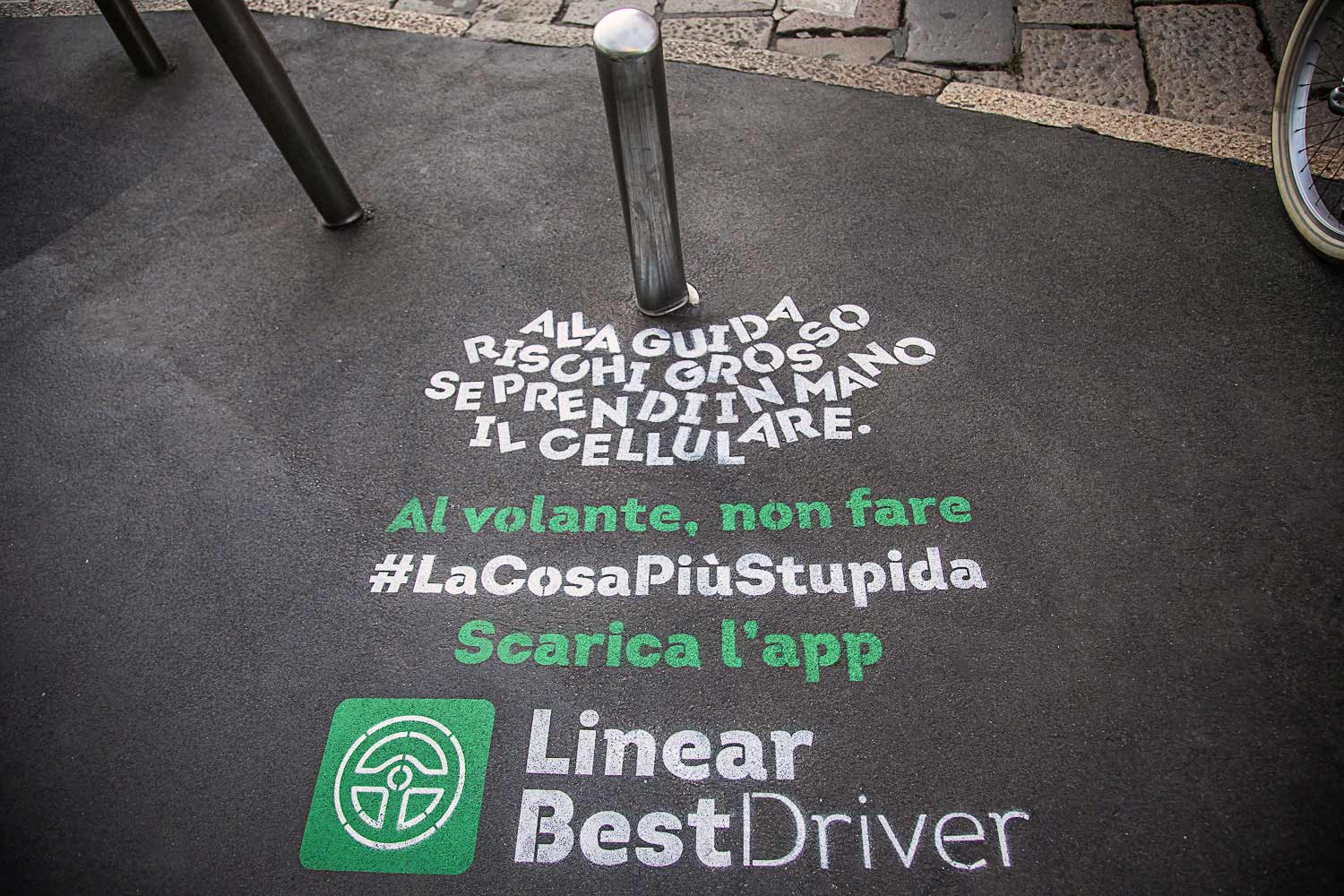 outdoor advertising linear