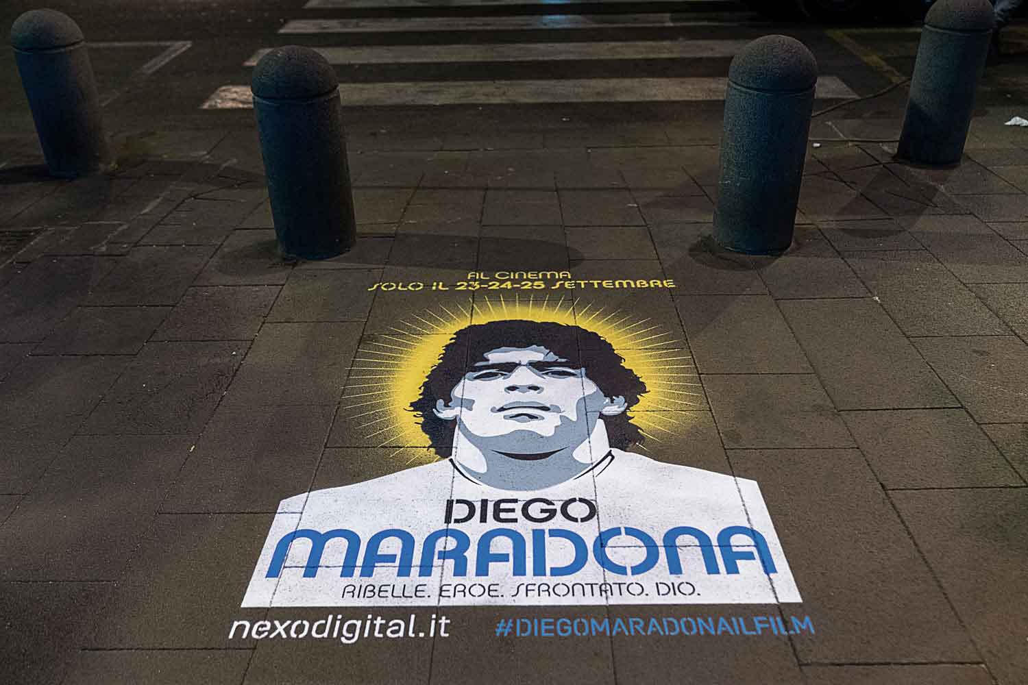 graffiti pubblicitari nexo maradona
