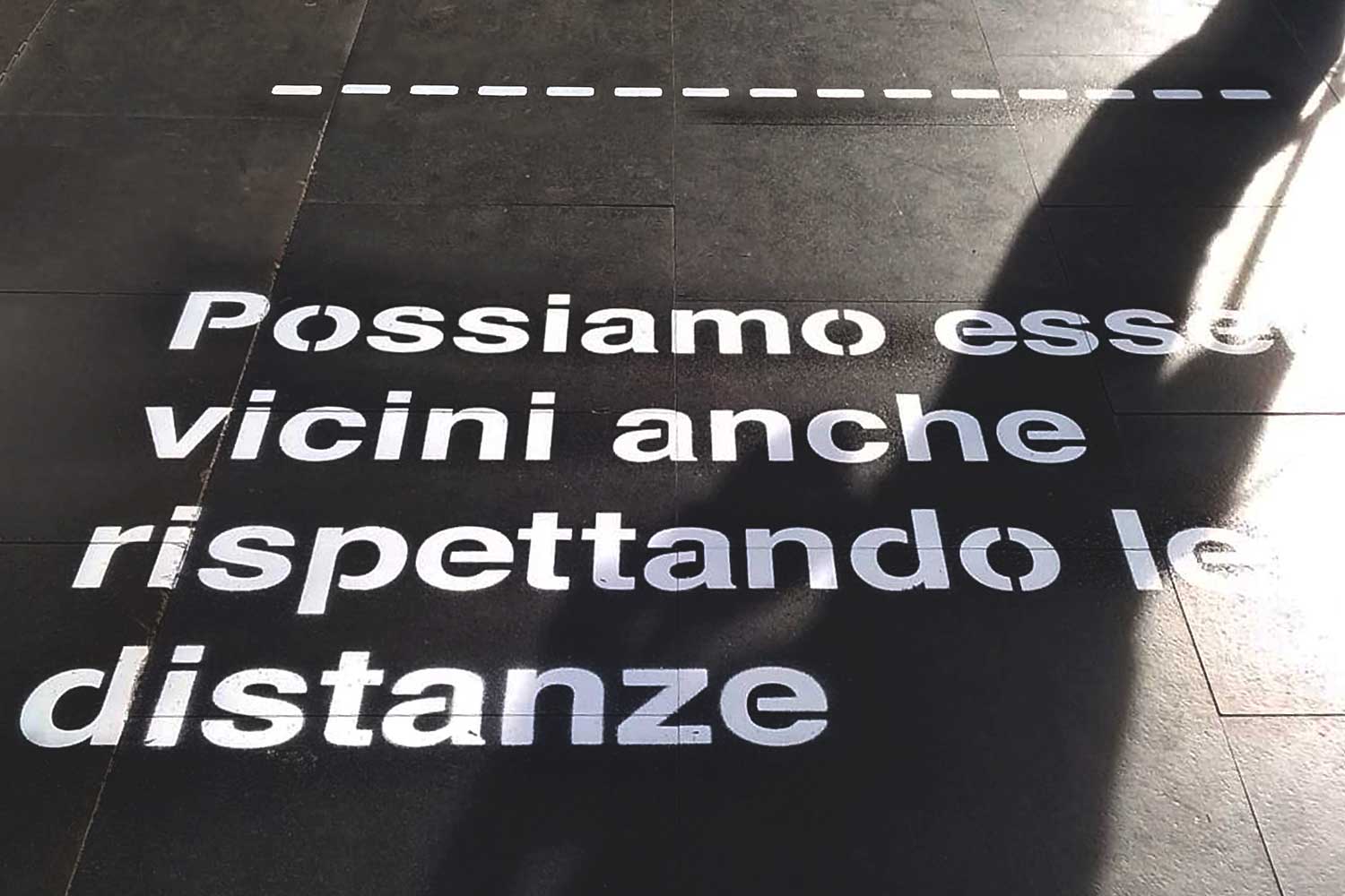 floor advertising roma capitale social distancing
