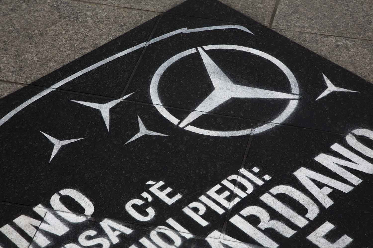 graffiti pubblicitari ardena mercedes
