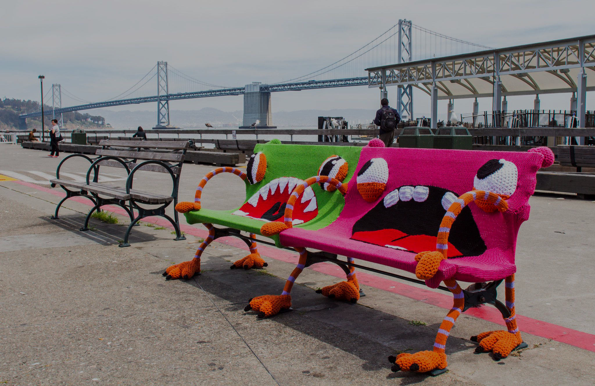 Il filo di Arianna della Street Art: introduzione al Yarn Bombing
