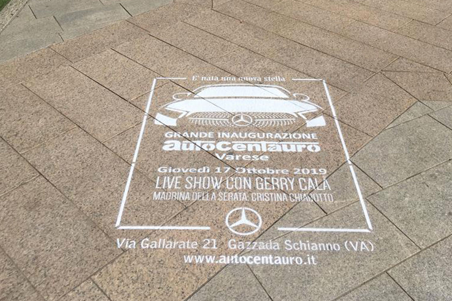 comunicazione outdoor auto centauro