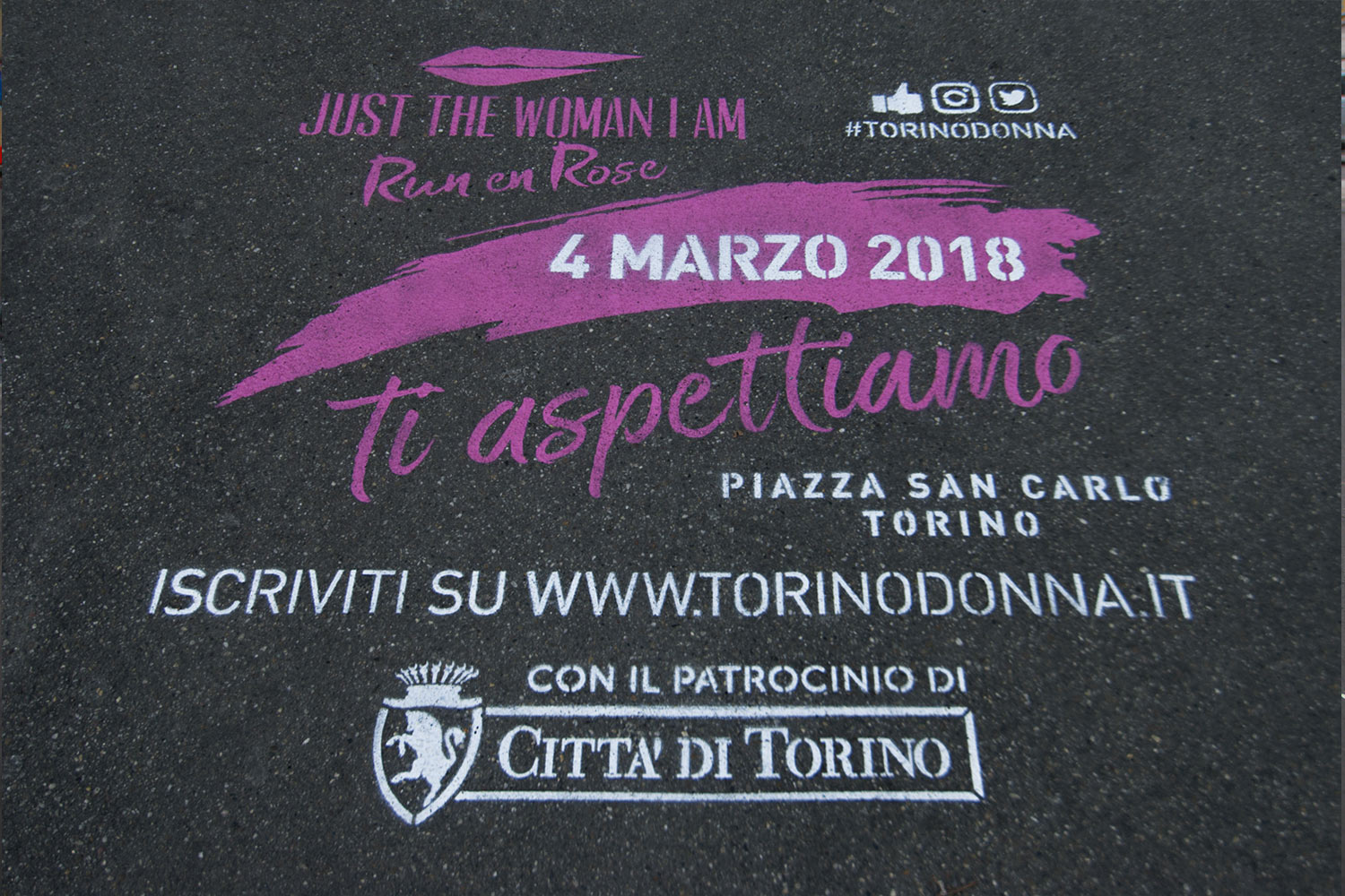 street advertisement cus torino