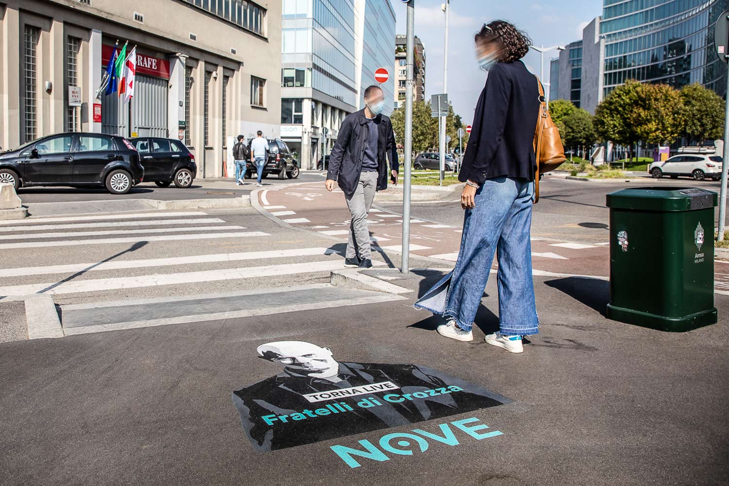 street advertising fratelli di crozza