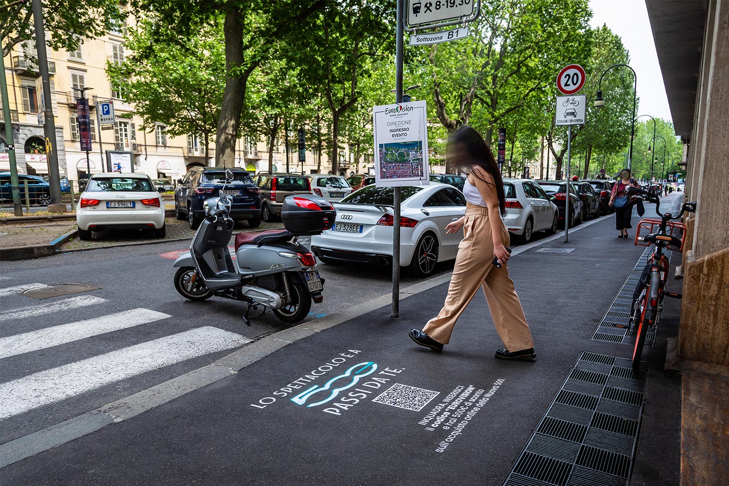 street advertising FCA Fiat Chrysler Auto