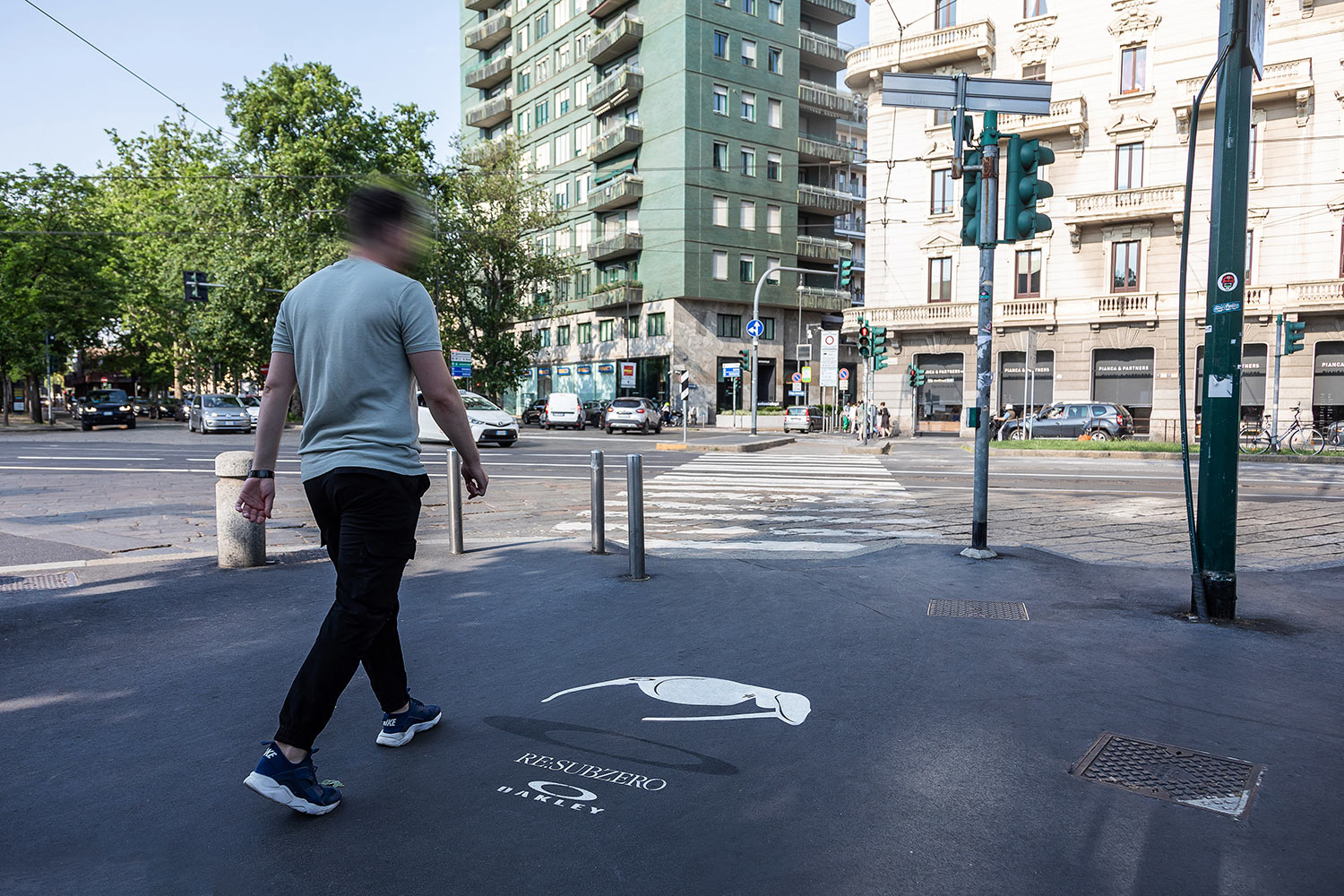 street advertising Oakley