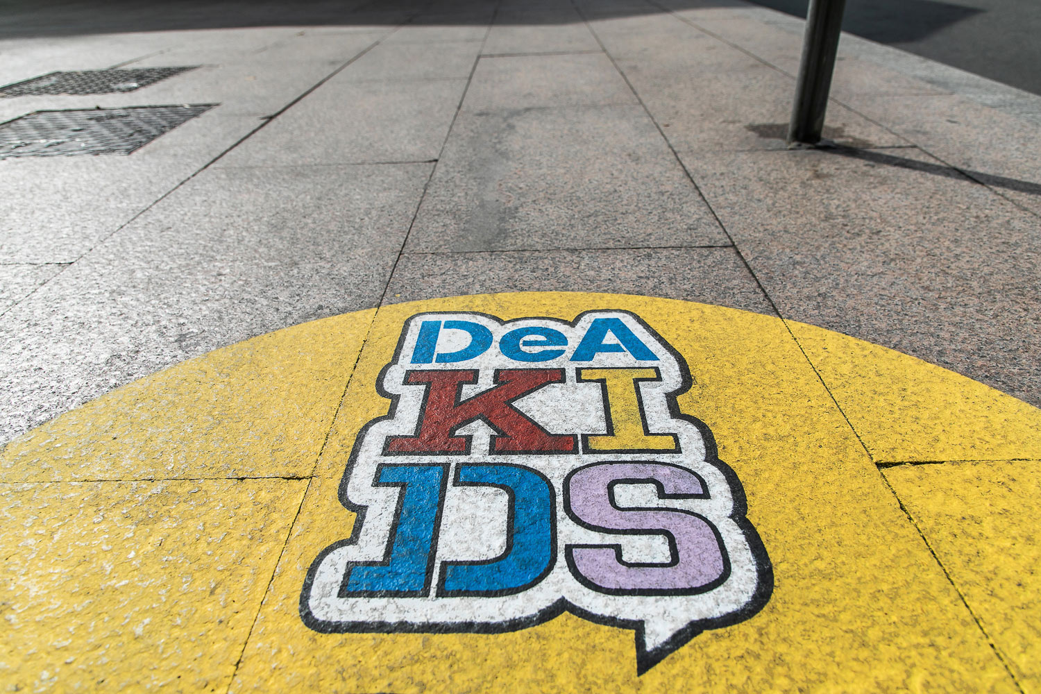 Street Marketing Guerrilla DeA Kids Milano