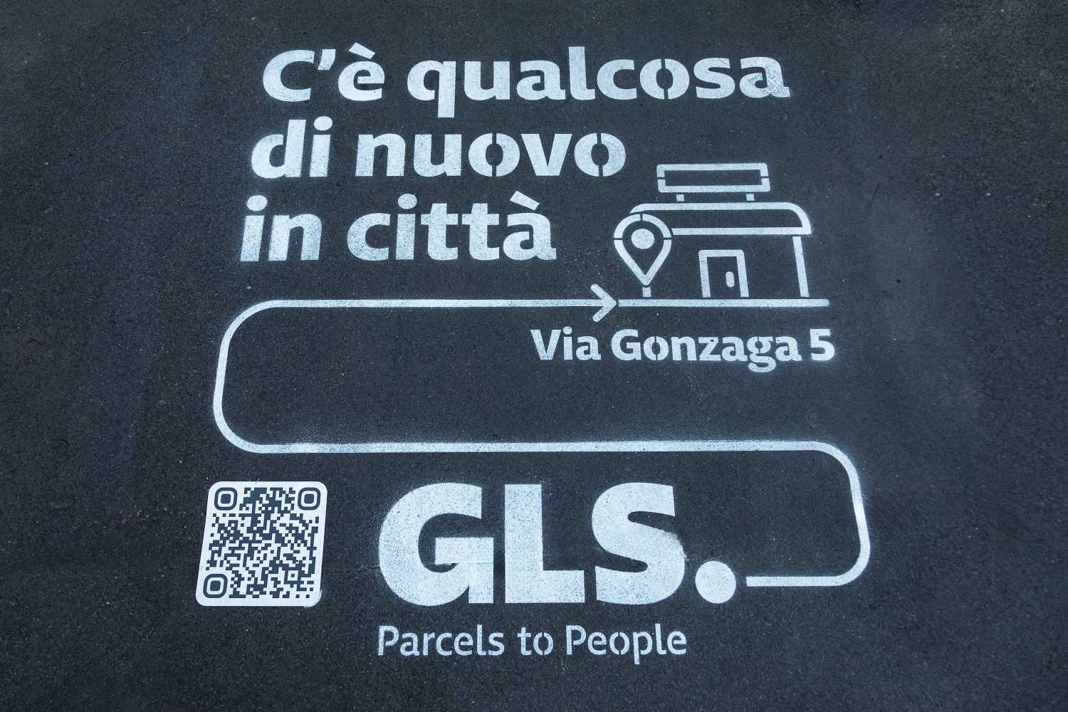 outdoor advertising - GLS