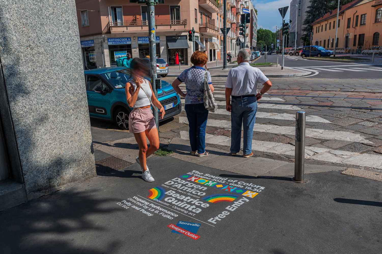 street advertising - McArthurGlen