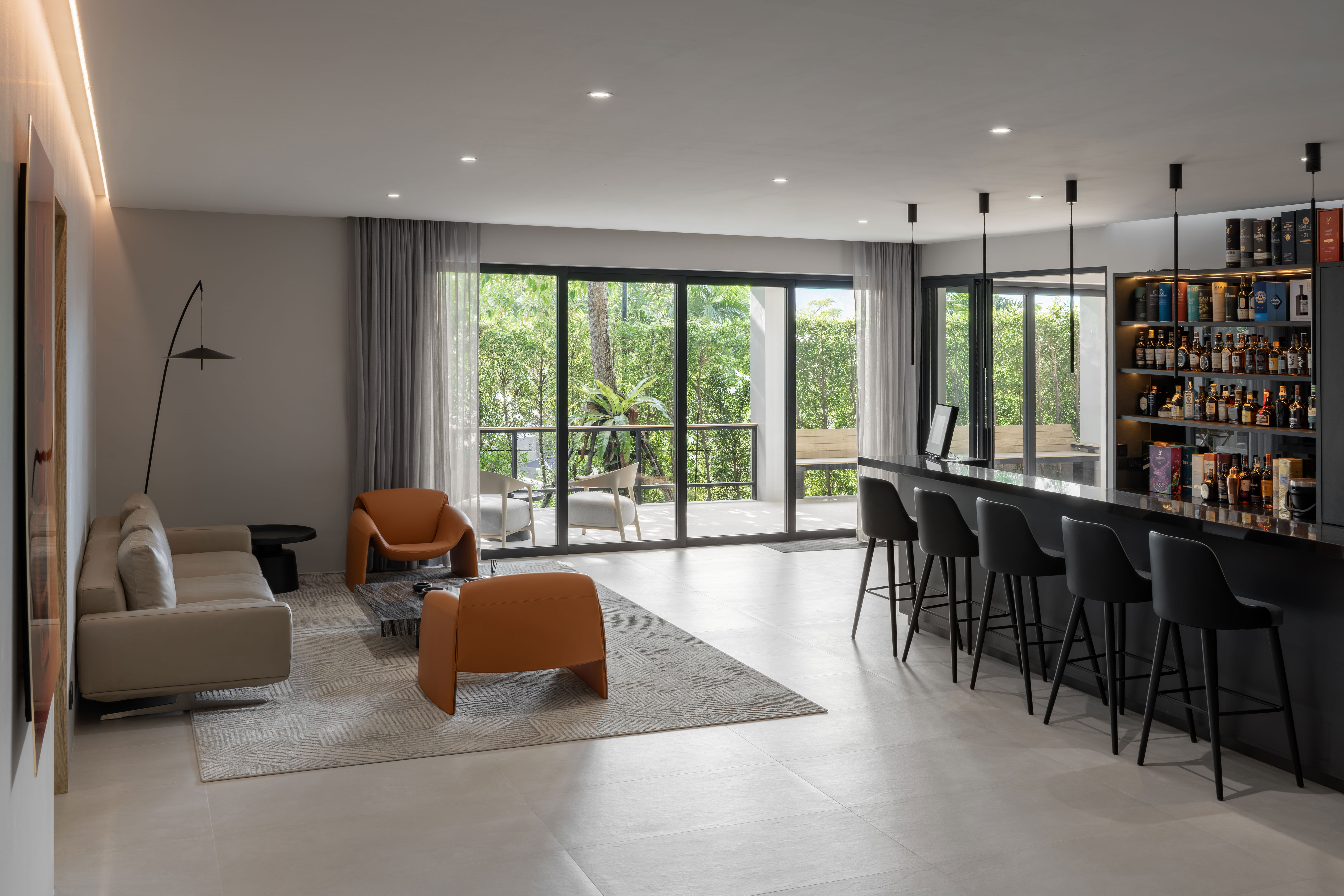 Villa 6 bar and entertainment lounge