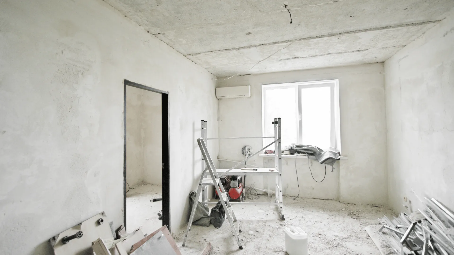 Baustelle in einer Wohnung während der Sanierung