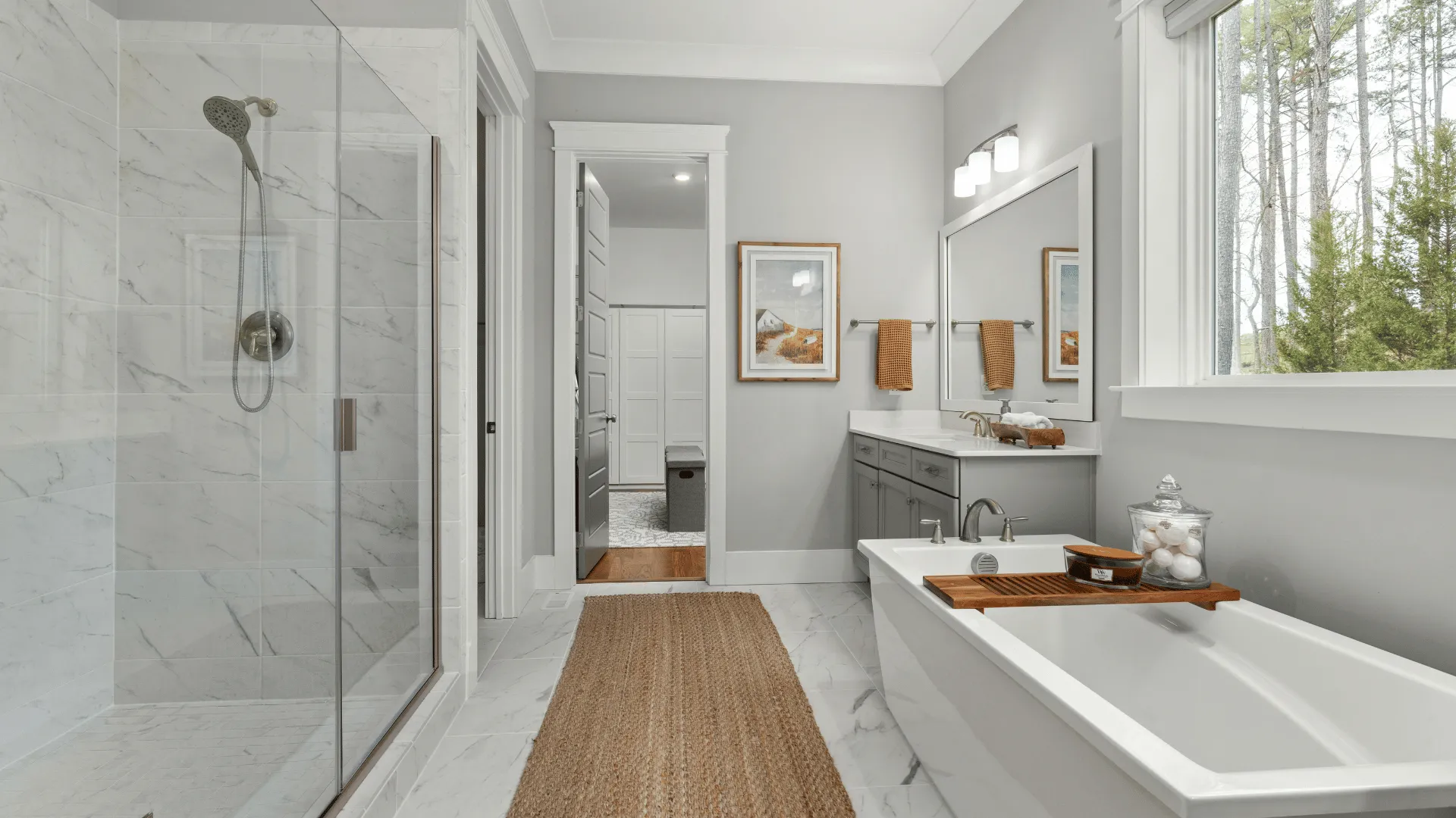 Modern saniertes Badezimmer in Hamburg