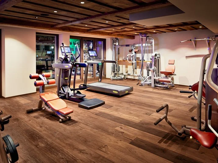 Neue Post modern gym equipment room at the Mayrhofen four-star hotel.