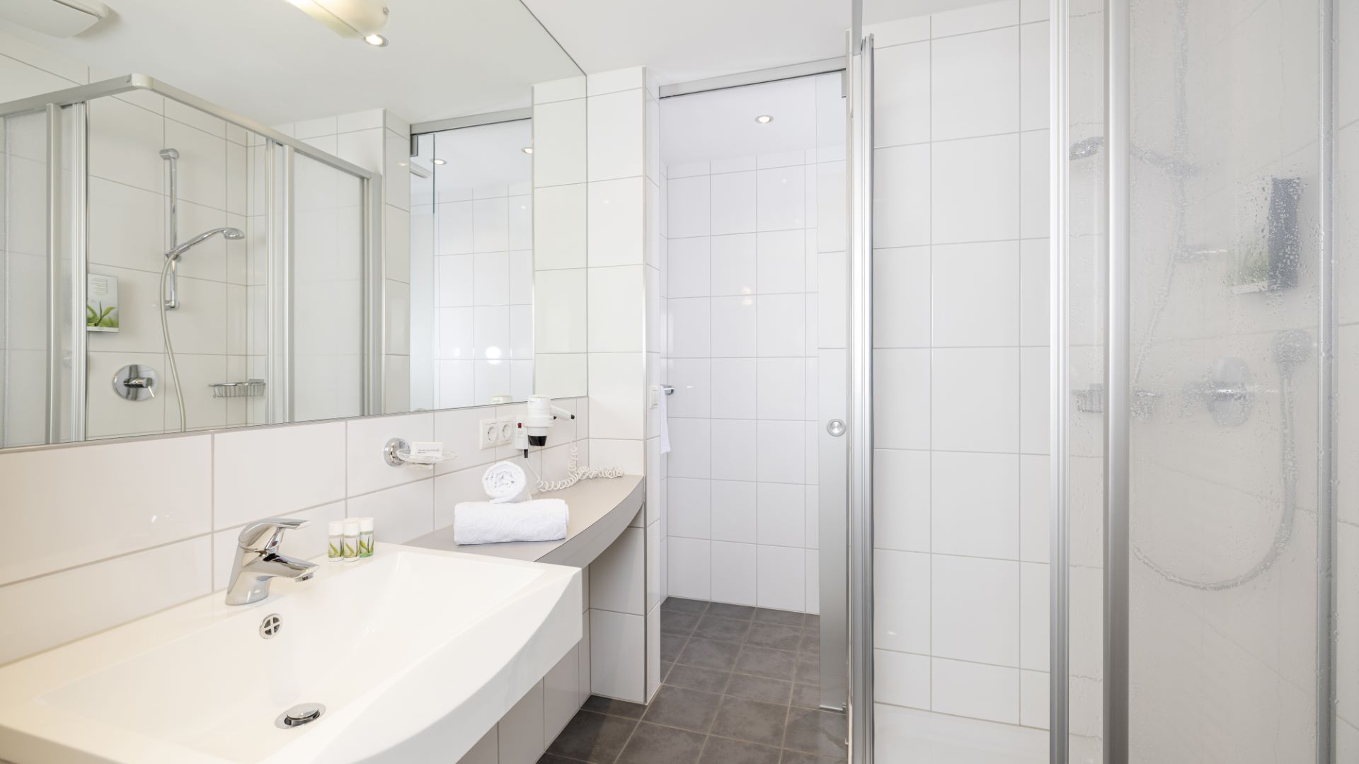 5 Person Apartment 