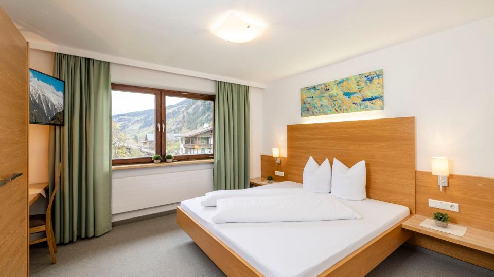 4 Person Large Apartment 