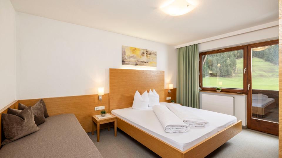 4 Person Large Apartment 