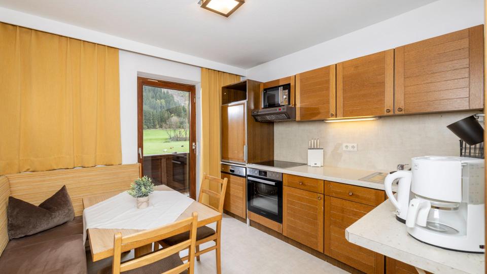 4 Person Large Apartment 