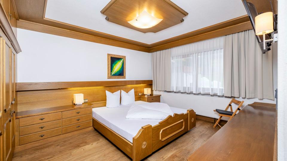 4 Person Apartment