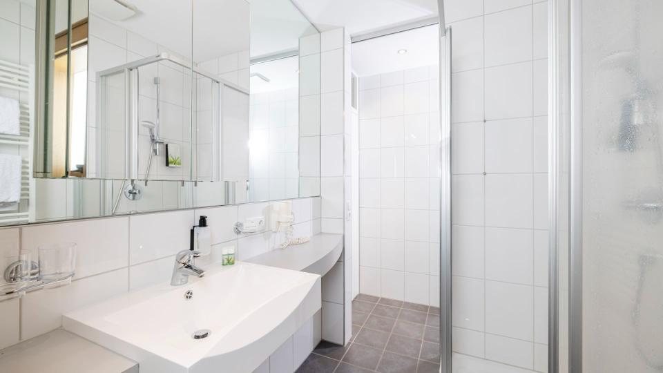 4 Person Apartment