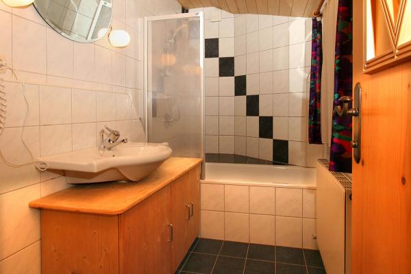 4 Person Apartment 