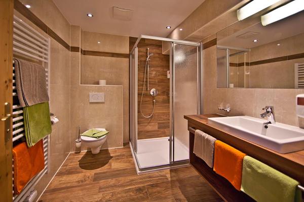 Large Deluxe Austrian Twin/Double Room