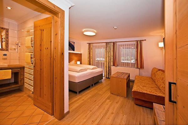 Deluxe Austrian Twin/Double Room