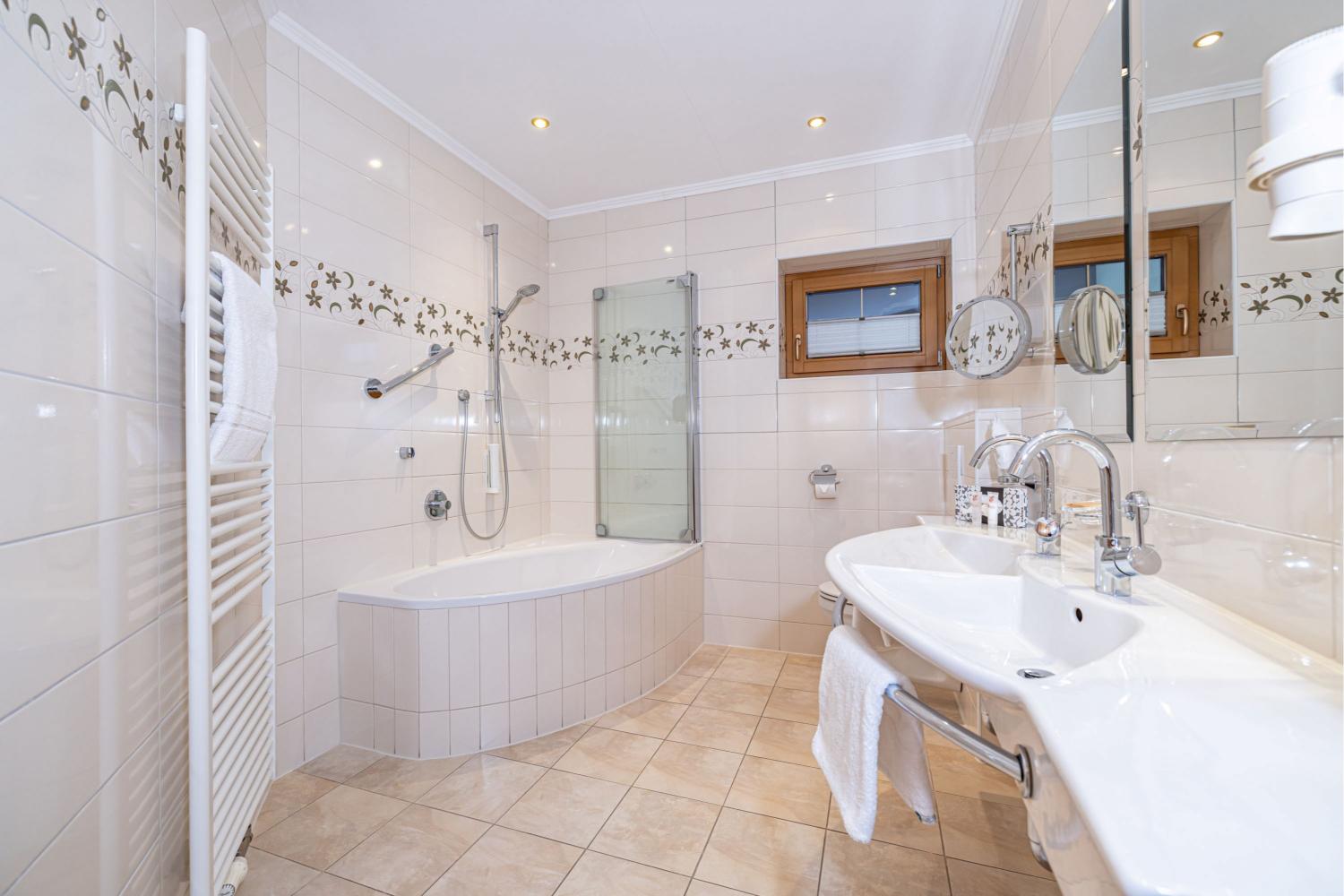 Deluxe Austrian Twin/Double Room
