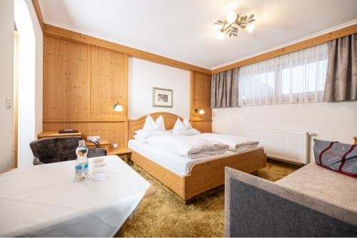 Cosy Austrian Twin/Double Room