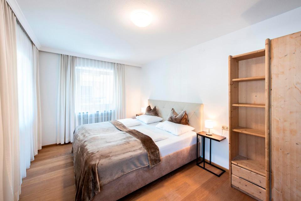 6 Person Apartment