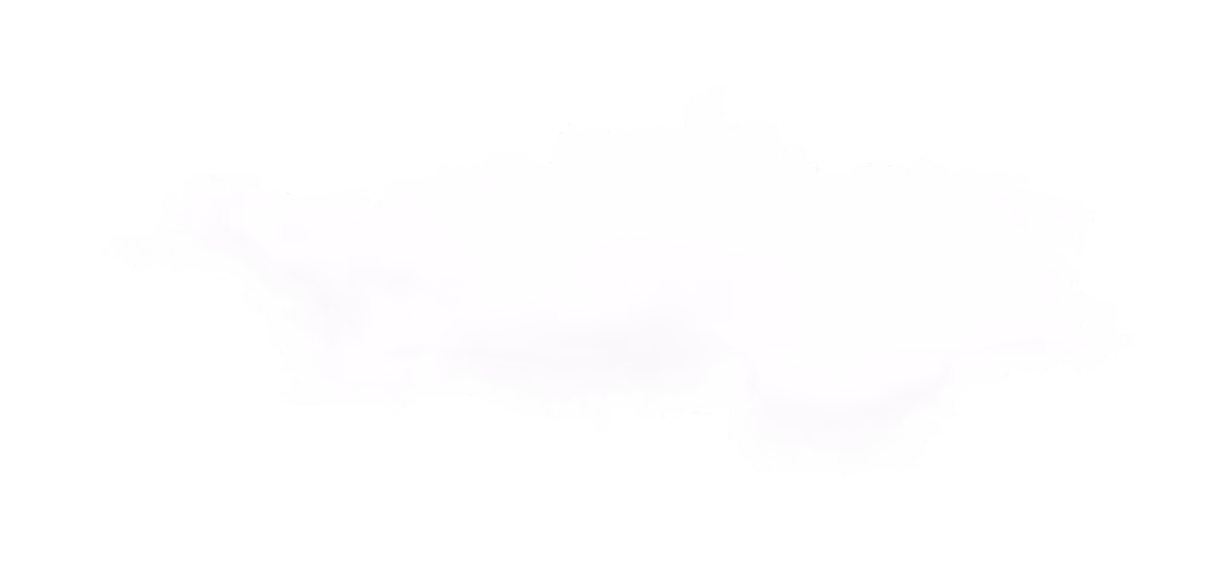 Одиночное вытянутое белое кучевое облако с пушистыми и мягкими краями