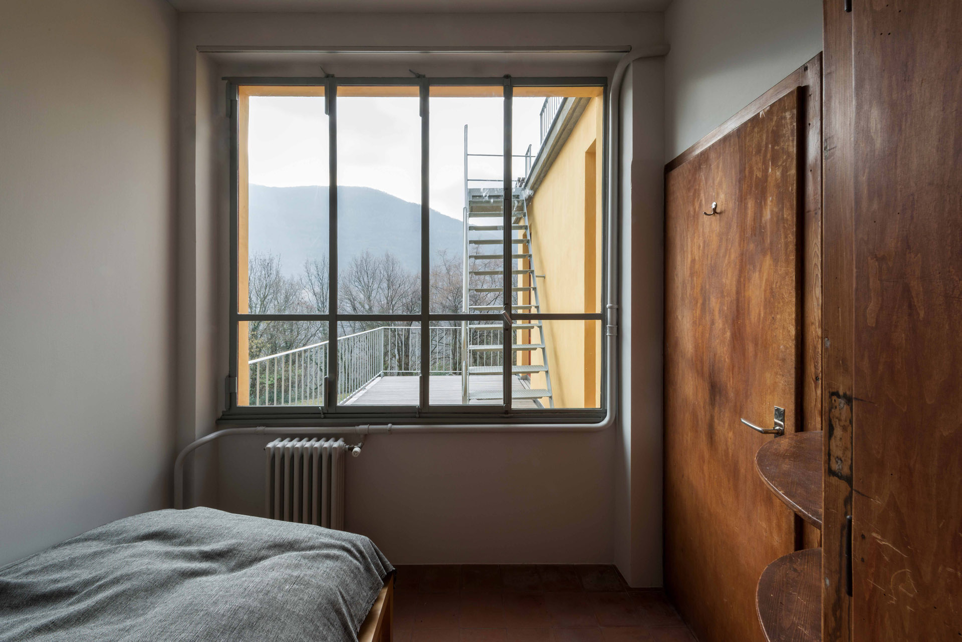 Eines der zwei kleinen Schlafzimmer. Foto: Claudio Bader, 2017
