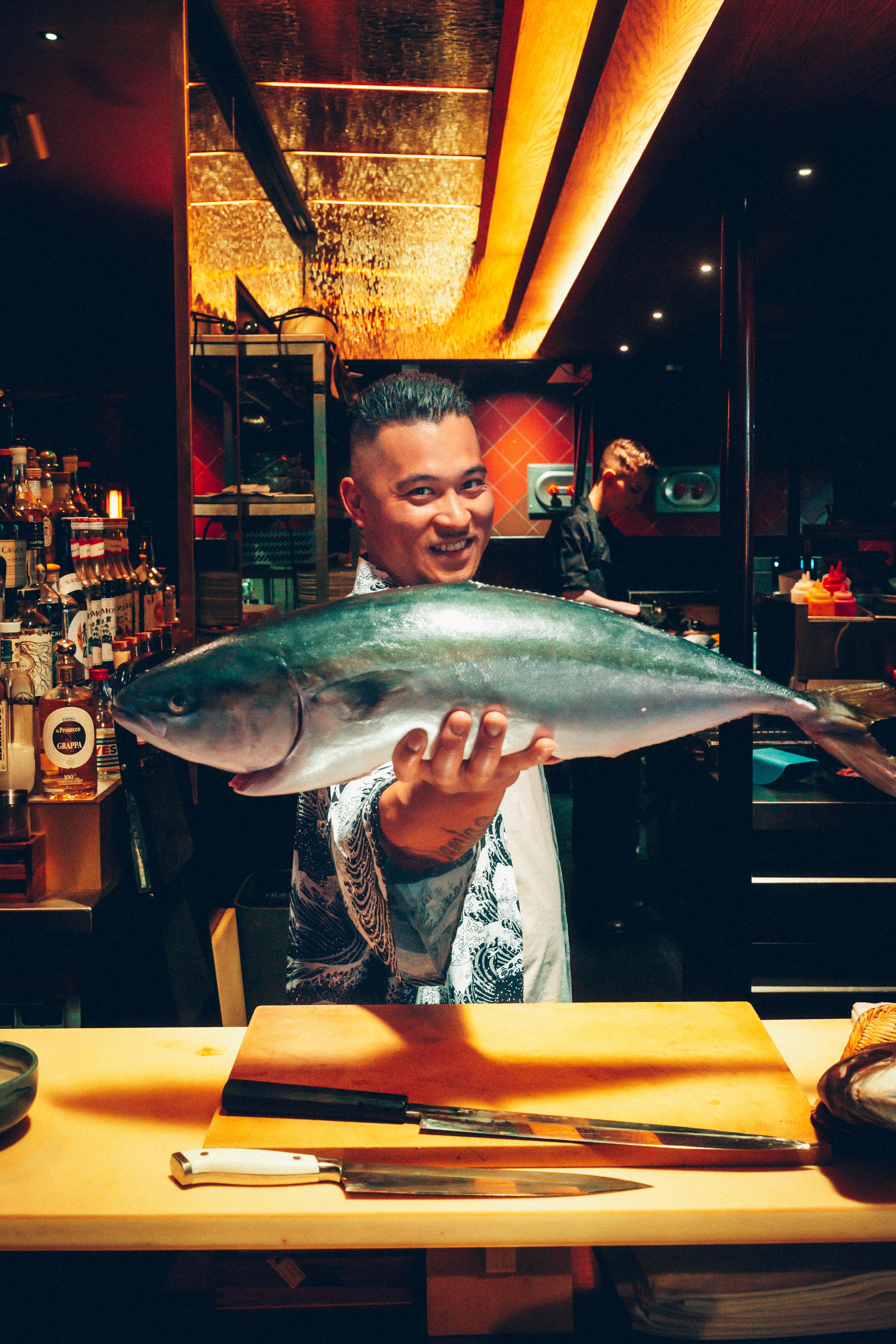 Chef Ken-san met tonijn