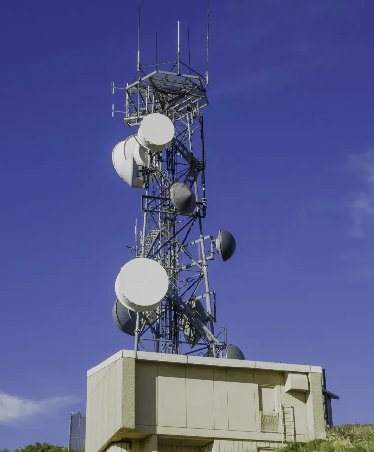 Communications mast with antennas